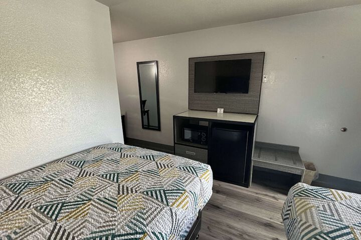Room 15 of 37