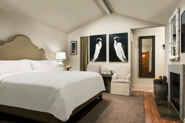 Room 10 of 43