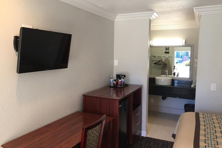 Room 29 of 37