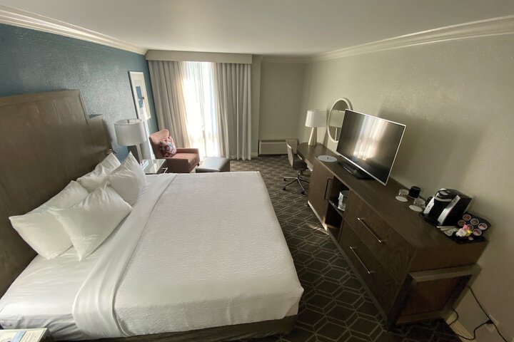 Room 32 of 81