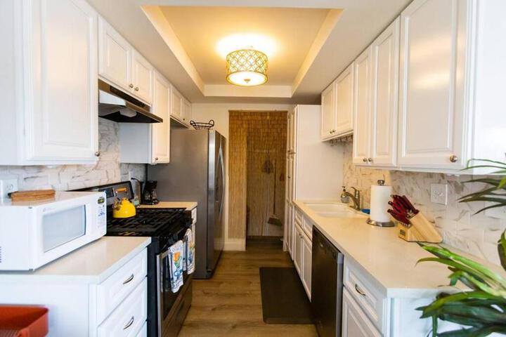 Cali Condo+BBQ+MemoryFoamBeds+12min to Beach
