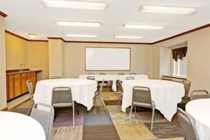 Microtel Inn & Suites by Wyndham Florence / Cincinnati Airport