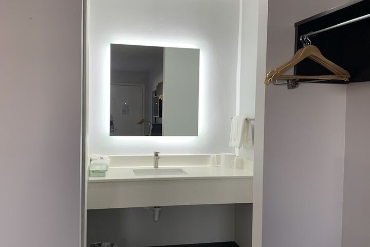 Room 13 of 14