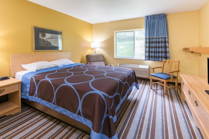 Room 9 of 21