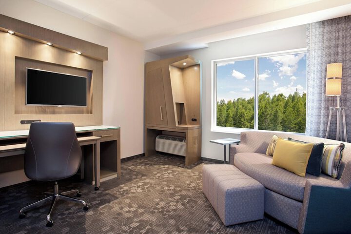 Lounge 42 of 47