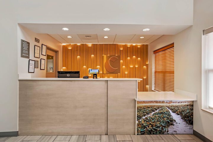 Comfort Inn & Suites Dothan Northside Plaza