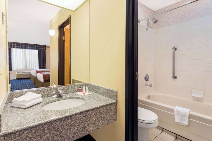 Ramada by Wyndham Kent Seattle Area
