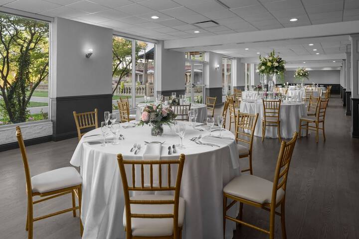 Ballroom/Hall 64 of 75