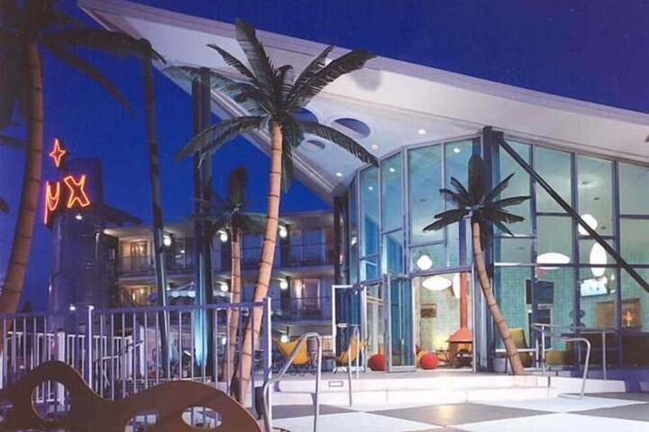 Starlux Hotel