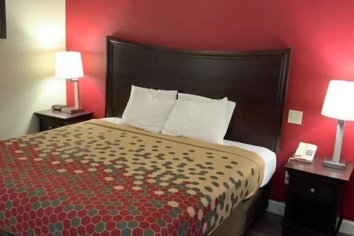 Perry Inn & Suites National Fairground I 75
