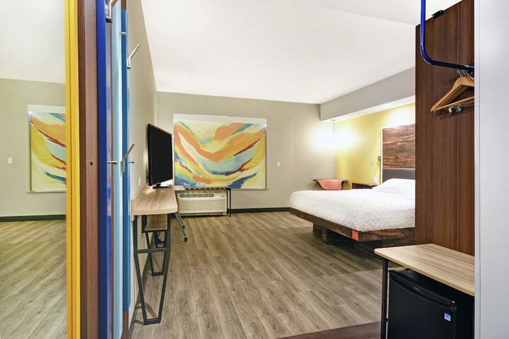 Room 18 of 32