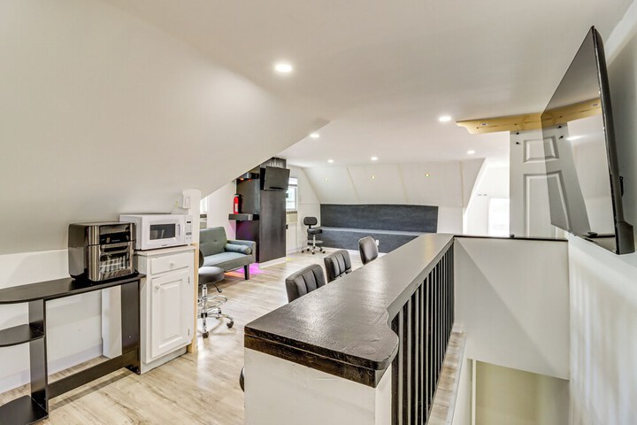 Walkable Abode in Stroudsburgs Business District!