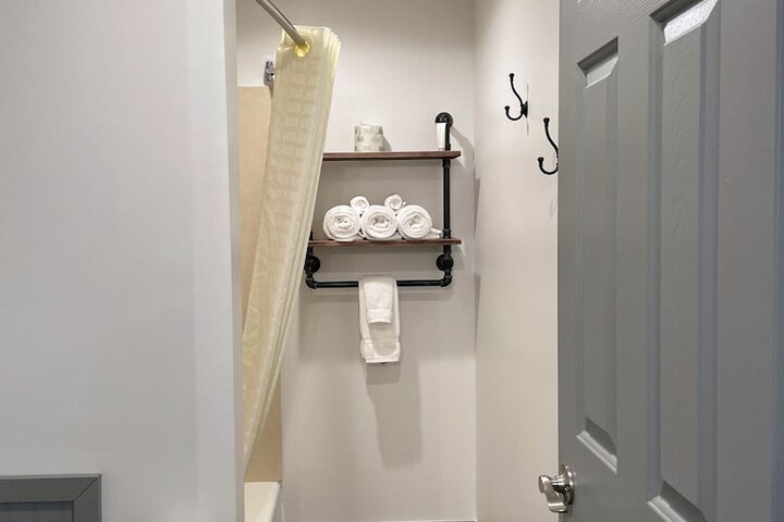 Room 13 of 27