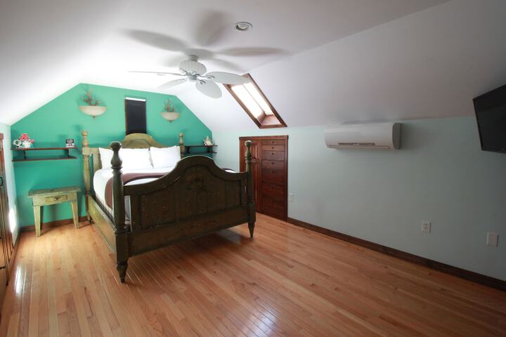 Room 80 of 153
