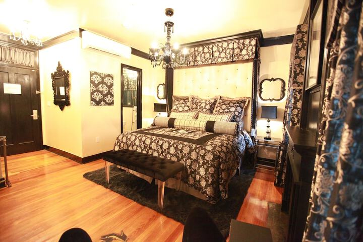 Room 52 of 70