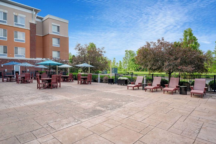 Hotel Exterior 41 of 47