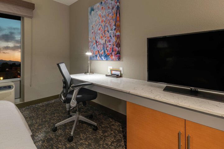 Room 19 of 41