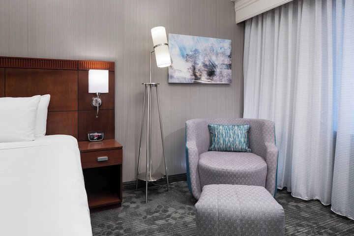 Courtyard by Marriott West Orange