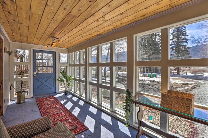 Lake Cabin w / King Bed Foodie Kitchen, & Views
