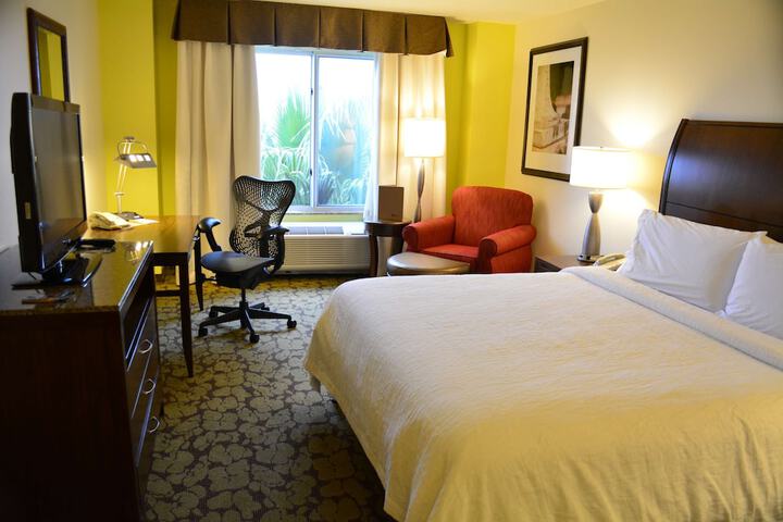 Room 32 of 66