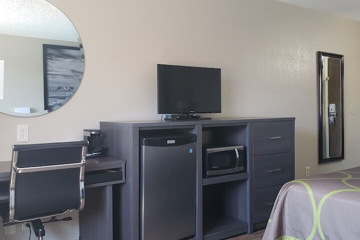 Super 8 by Wyndham Goodyear / Phoenix Area