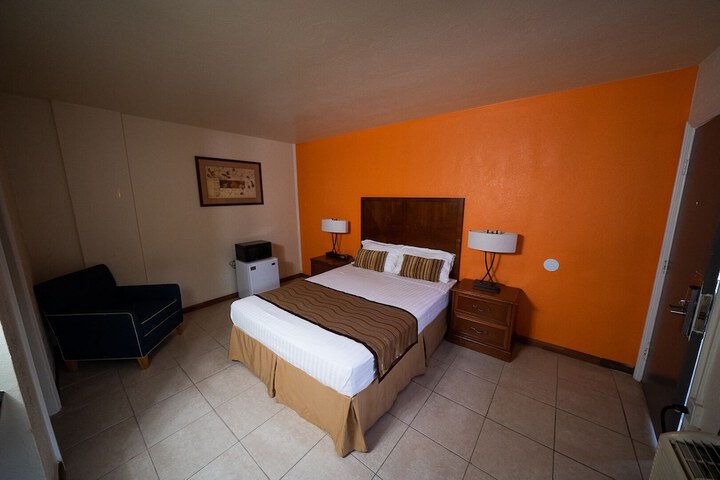 Room 15 of 22