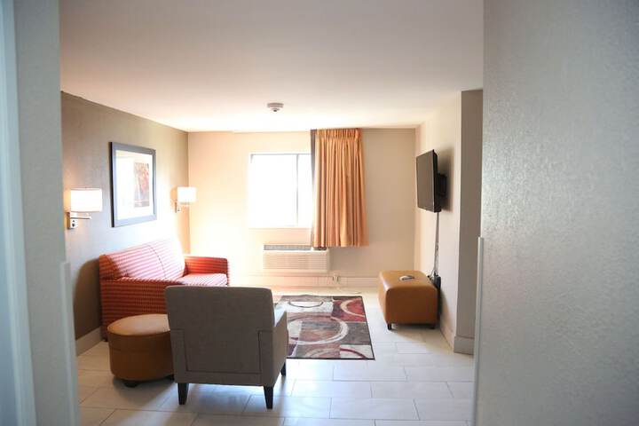 Room 6 of 27