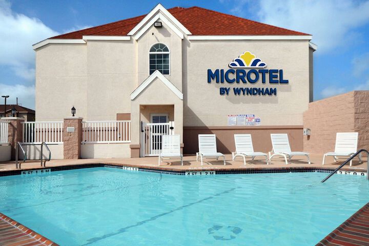 Pool 4 of 25