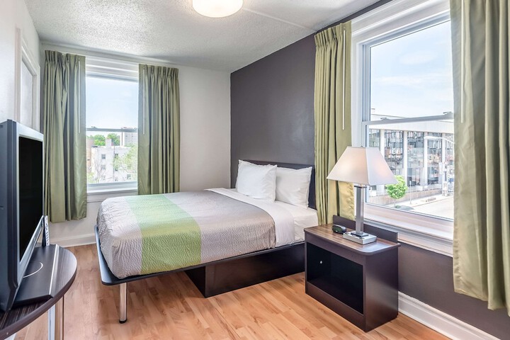 Room 44 of 64
