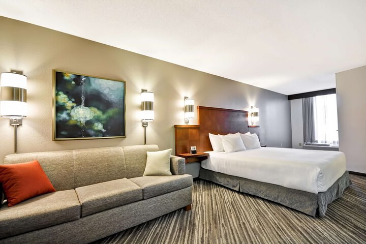 Room 27 of 41