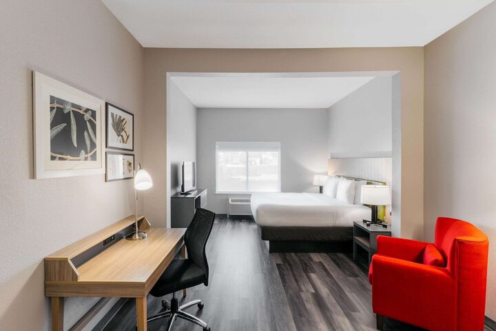 Room 5 of 14