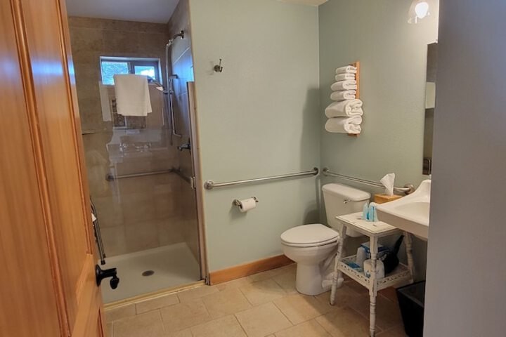 Room 33 of 53