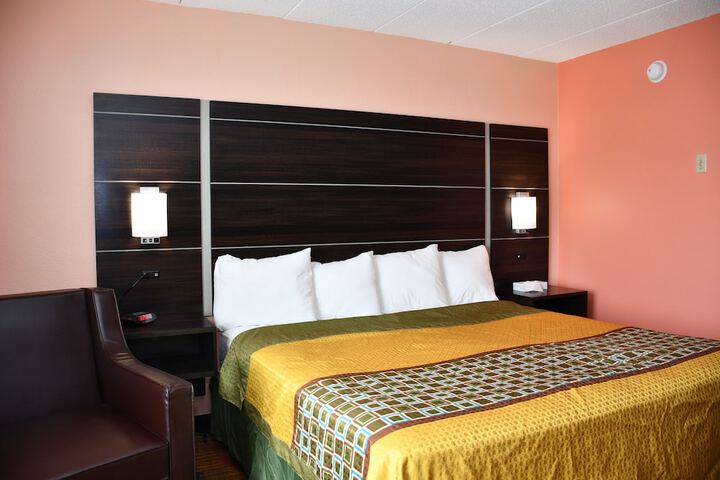 Room 15 of 39