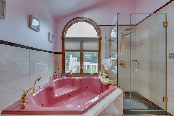 dreams of Paradise Luxury Home w / Pool!
