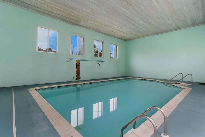 Pool 10 of 68