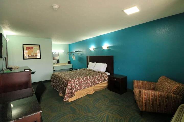 Room 17 of 22