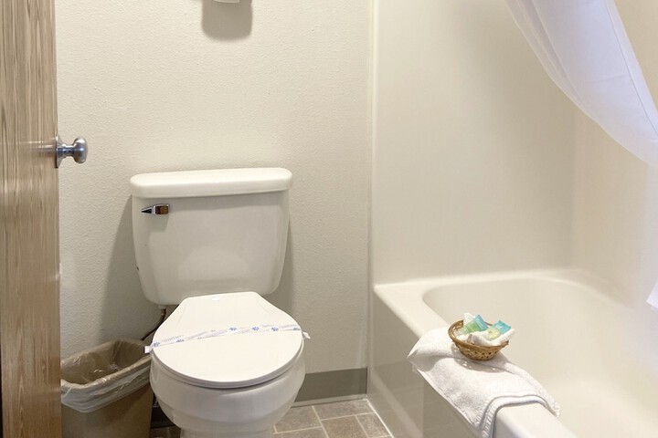 Burke Inn Motel & Suites