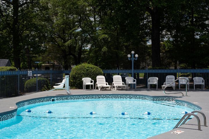 Pool 6 of 27