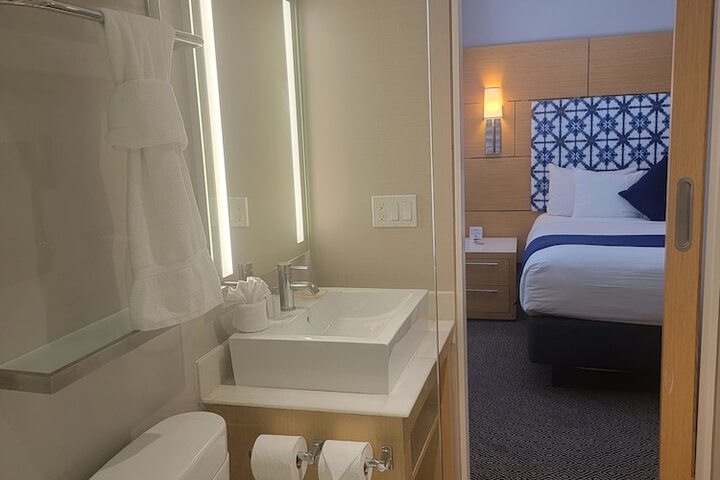 Room 28 of 38