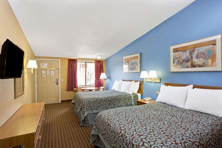 Room 11 of 16