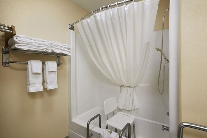 Room 9 of 12
