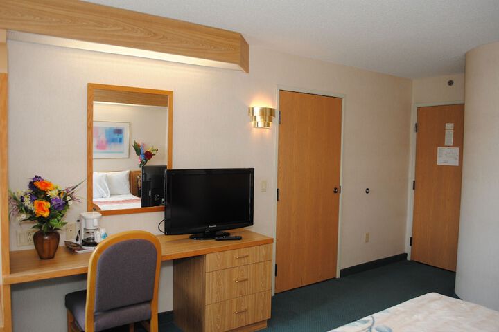 Room 11 of 19