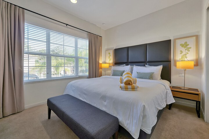 Regal Oaks Resort Vacation Townhomes by IDILIQ