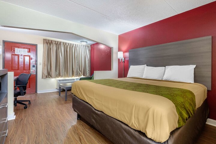 Room 14 of 30