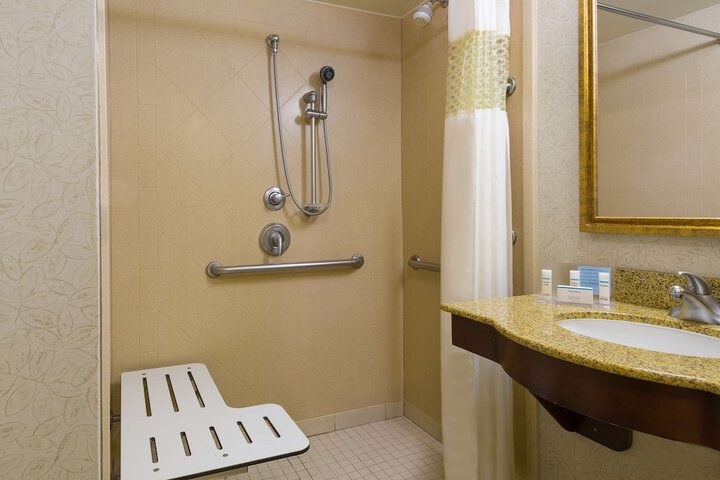 Hampton Inn & Suites Peoria at Grand Prairie IL