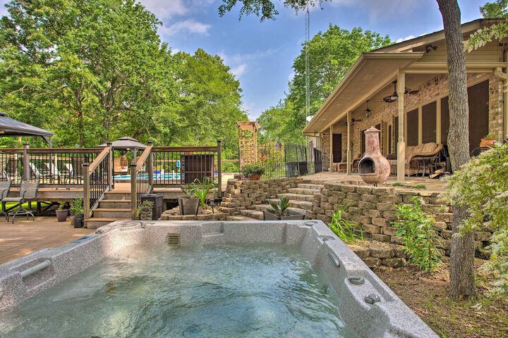 Happy Trails Hideout w / New Bunk House & Hot Tub!