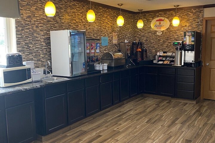 Super 8 by Wyndham New Hampton