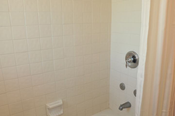 Room 8 of 29