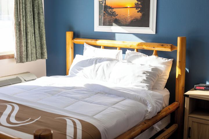 Nisswa Hotel and Suites
