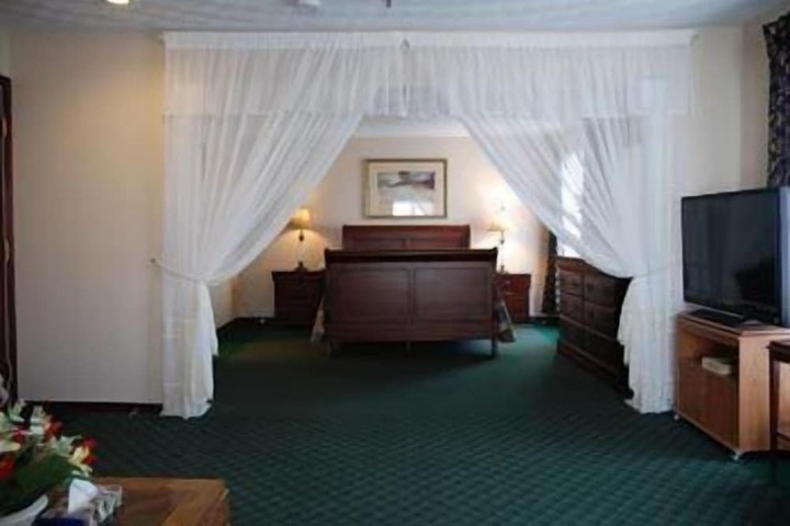 Room 15 of 30